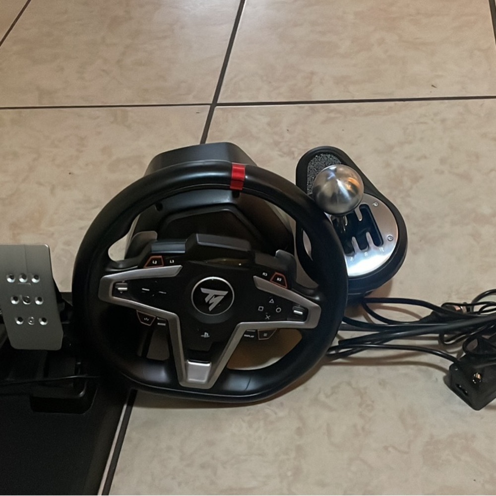 Connects to ps5 and ps4 also pc